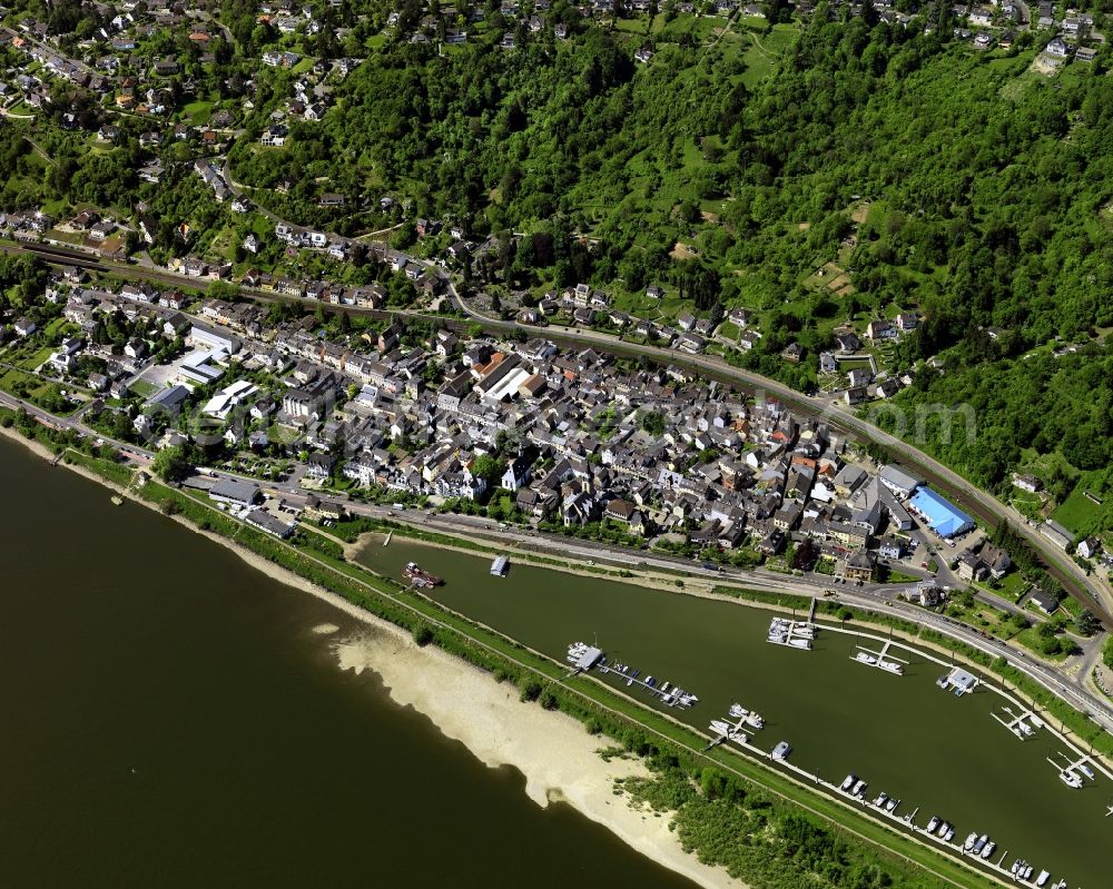 Remagen Oberwinter from above - Course of the river on the banks of the Rhine in the district of Oberwinter in Remagen in Rhineland-Palatinate