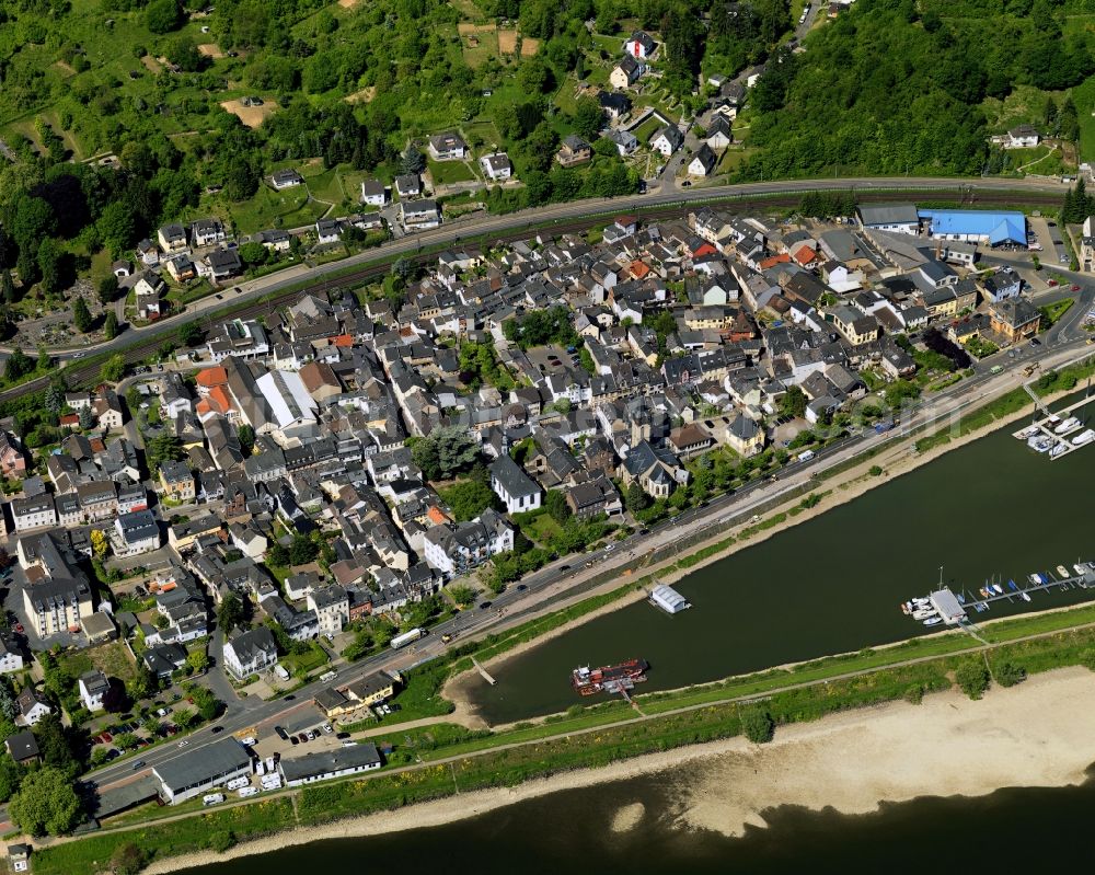 Aerial image Remagen Oberwinter - Course of the river on the banks of the Rhine in the district of Oberwinter in Remagen in Rhineland-Palatinate