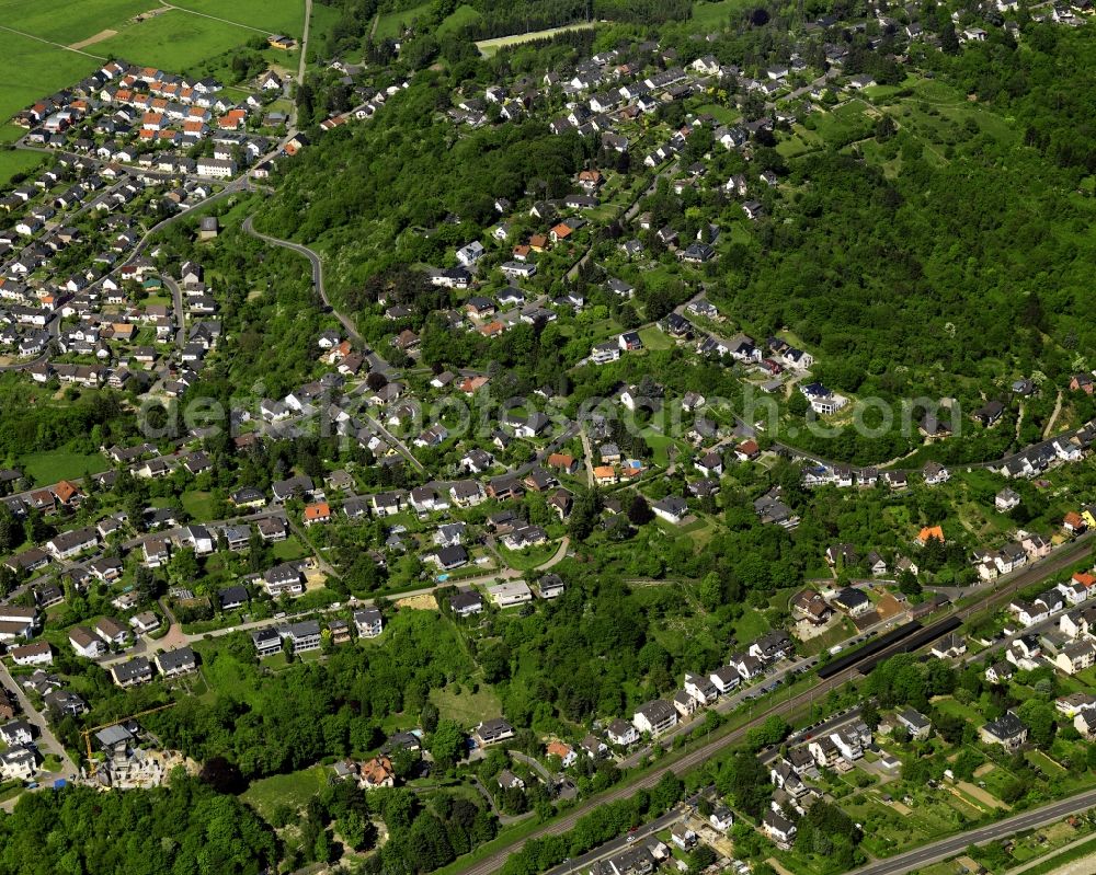 Remagen Oberwinter from above - Course of the river on the banks of the Rhine in the district of Oberwinter in Remagen in Rhineland-Palatinate