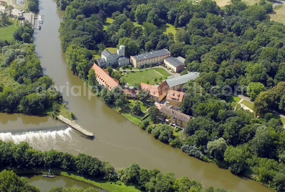 Halle (Saale) from the bird's eye view: Course of the river and the banks of the Saale in the northern tip Peissnitz and Ziegelwiese in Halle (Saale) in Saxony-Anhalt