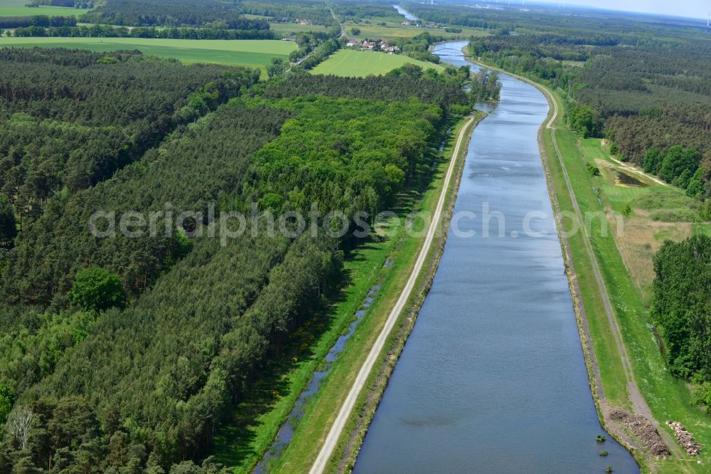 Wusterwitz from the bird's eye view: River course of the Elbe-Havel-Cane between Wusterwitz in Brandenburg and Kade in Saxony-Anhaltl