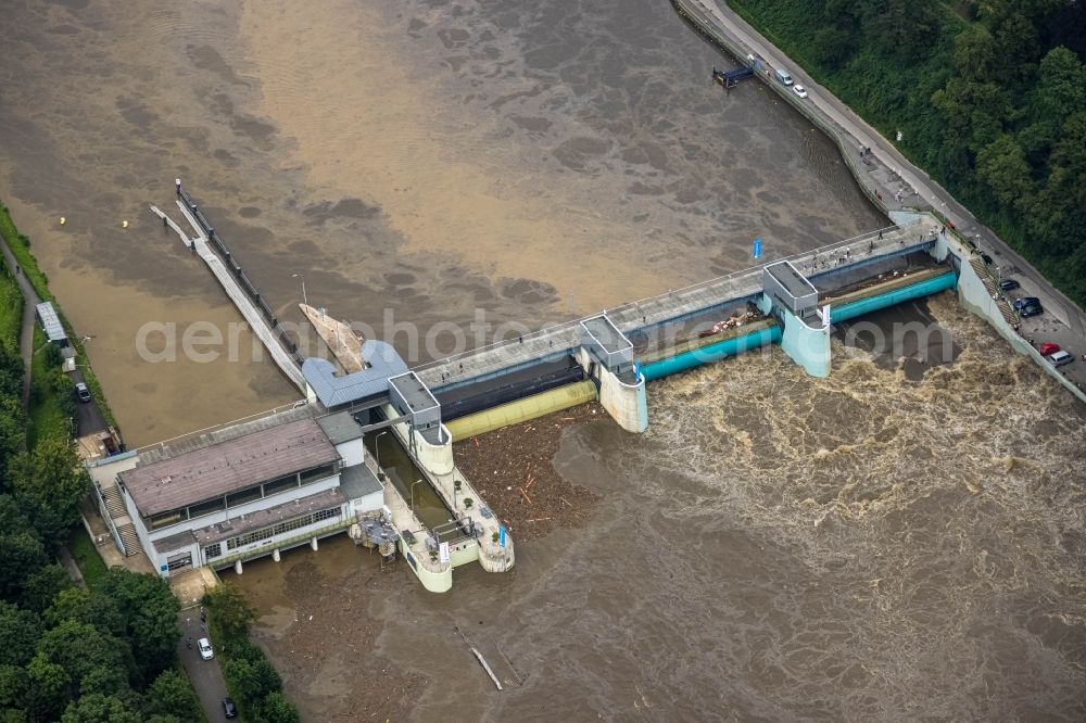 Essen from the bird's eye view: Flooded water on Weir on the banks of the flux flow Baldeneysee Stauwehr in the district Werden in Essen in the state North Rhine-Westphalia, Germany