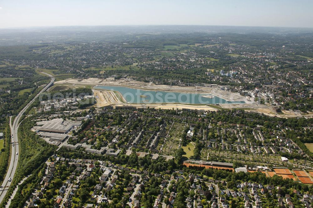 Dortmund Hörde from above - Aufnahme der Flutung der Phoenix-Sees im Stadtteil Hörde mit Fischaugenobjektiv. Auf dem ehemaligen Gelände der Hermannshütte soll ein 24 Hektar großer See mit einer Länge von 1.230 Metern und einer Breite von 310 Metern entstehen. The flooding of Lake Phoenix with fish-eye lens. On the former site of the ironworks Hermannhutte, a 24 hectares large lake will be formed.