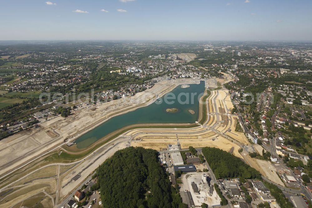 Aerial image Dortmund Hörde - Aufnahme der Flutung der Phoenix-Sees im Stadtteil Hörde mit Fischaugenobjektiv. Auf dem ehemaligen Gelände der Hermannshütte soll ein 24 Hektar großer See mit einer Länge von 1.230 Metern und einer Breite von 310 Metern entstehen. The flooding of Lake Phoenix with fish-eye lens. On the former site of the ironworks Hermannhutte, a 24 hectares large lake will be formed.