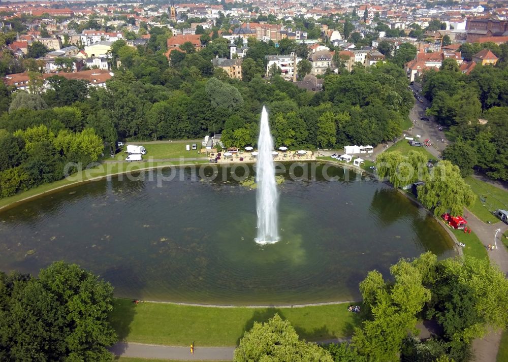 Halle (Saale) from above - View of a fountain pond in Halle ( Saale ) in the state Saxony-Anhalt