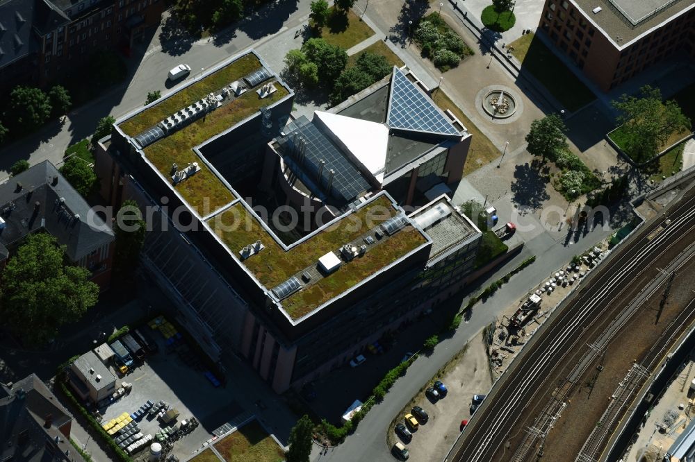 Aerial image Berlin - Research building and office complex of Deutsches Rheuma-Forschungszentrum (DRFZ) and the Max-Planck-Institut fuer Infektionsbiologie on Virchowweg in Berlin, Germany