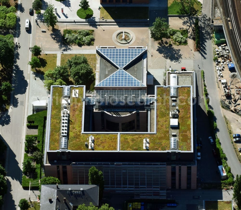 Berlin from above - Research building and office complex of Deutsches Rheuma-Forschungszentrum (DRFZ) and the Max-Planck-Institut fuer Infektionsbiologie on Virchowweg in Berlin, Germany