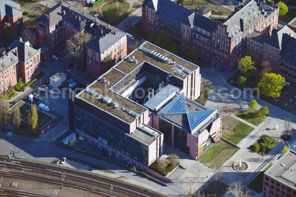 Berlin from above - Research building and office complex of Deutsches Rheuma-Forschungszentrum (DRFZ) and the Max-Planck-Institut fuer Infektionsbiologie on Virchowweg in Berlin, Germany