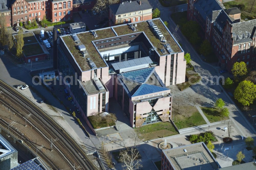 Aerial image Berlin - Research building and office complex of Deutsches Rheuma-Forschungszentrum (DRFZ) and the Max-Planck-Institut fuer Infektionsbiologie on Virchowweg in Berlin, Germany