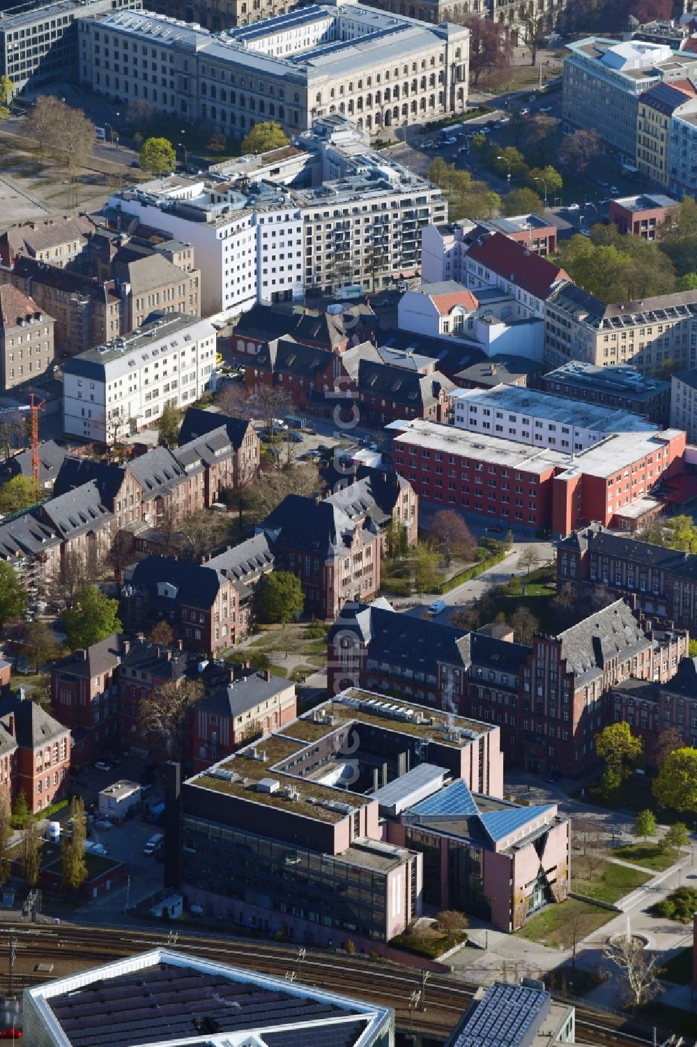 Berlin from above - Research building and office complex of Deutsches Rheuma-Forschungszentrum (DRFZ) and the Max-Planck-Institut fuer Infektionsbiologie on Virchowweg in Berlin, Germany