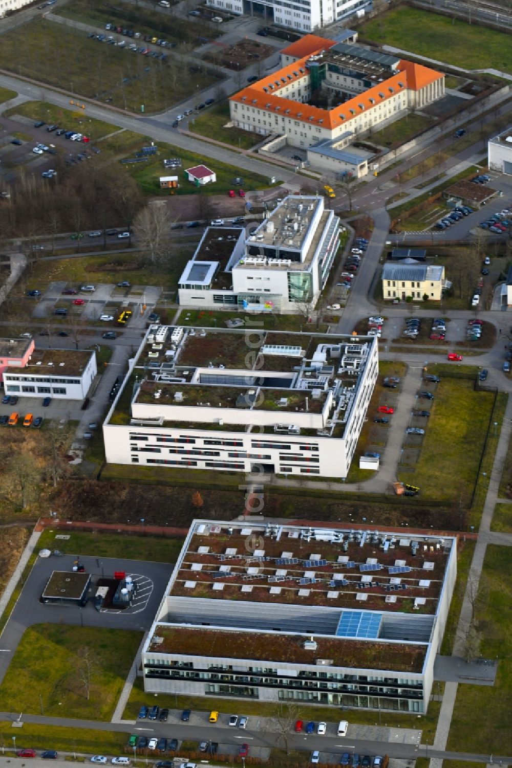 Aerial image Halle (Saale) - Research building and office complex of Fraunhofer-Center fuer Silizium-Photovoltaik CSP and of Gebaeudekomplex of Scil Proteins Production GmbH in Halle (Saale) in the state Saxony-Anhalt, Germany