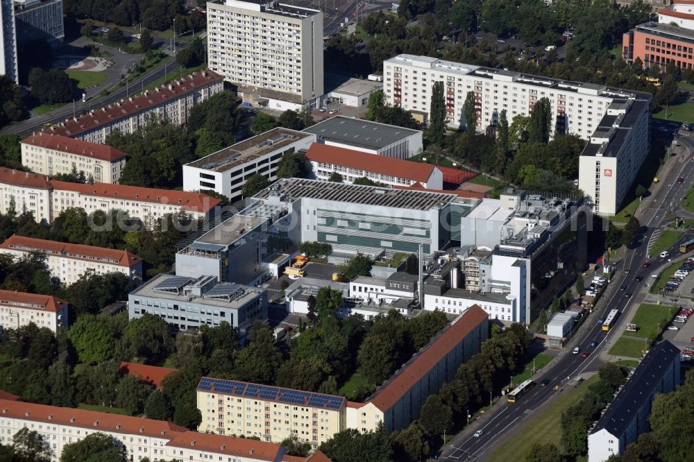 Dresden from the bird's eye view: Research building and office complex GlaxoSmithKline Biologicals NL of the SmithKline Beecham Pharma GmbH & Co. KG in Dresden in the state Saxony