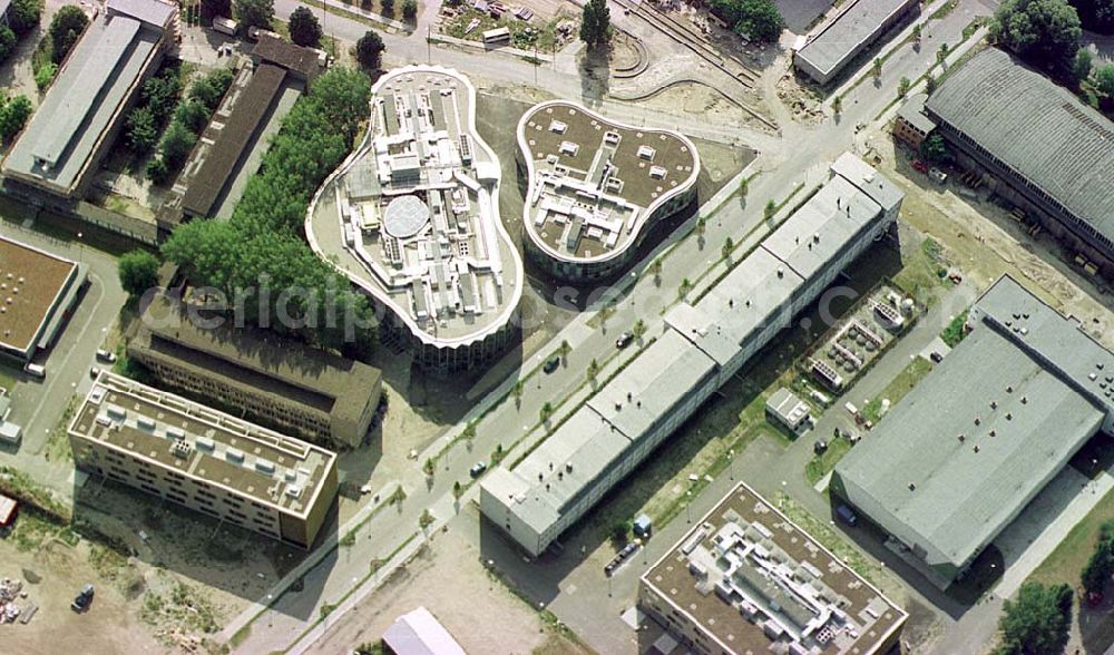 Berlin-Adlershof from above - Forschungs- und Gewerbeentwicklungsgebiet WISTAS in Berlin-Adlershof an der Rudower Chaussee.