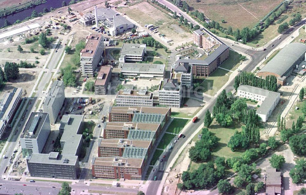 Berlin-Adlershof from the bird's eye view: Forschungs- und Gewerbeentwicklungsgebiet WISTAS in Berlin-Adlershof an der Rudower Chaussee.