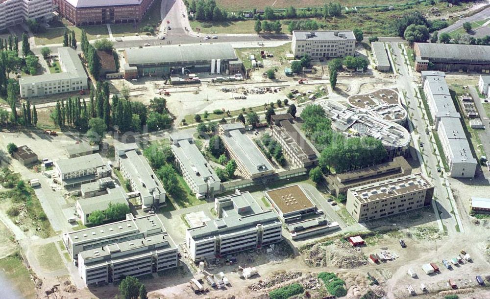 Berlin-Adlershof from the bird's eye view: Forschungs- und Gewerbeentwicklungsgebiet WISTAS in Berlin-Adlershof an der Rudower Chaussee.