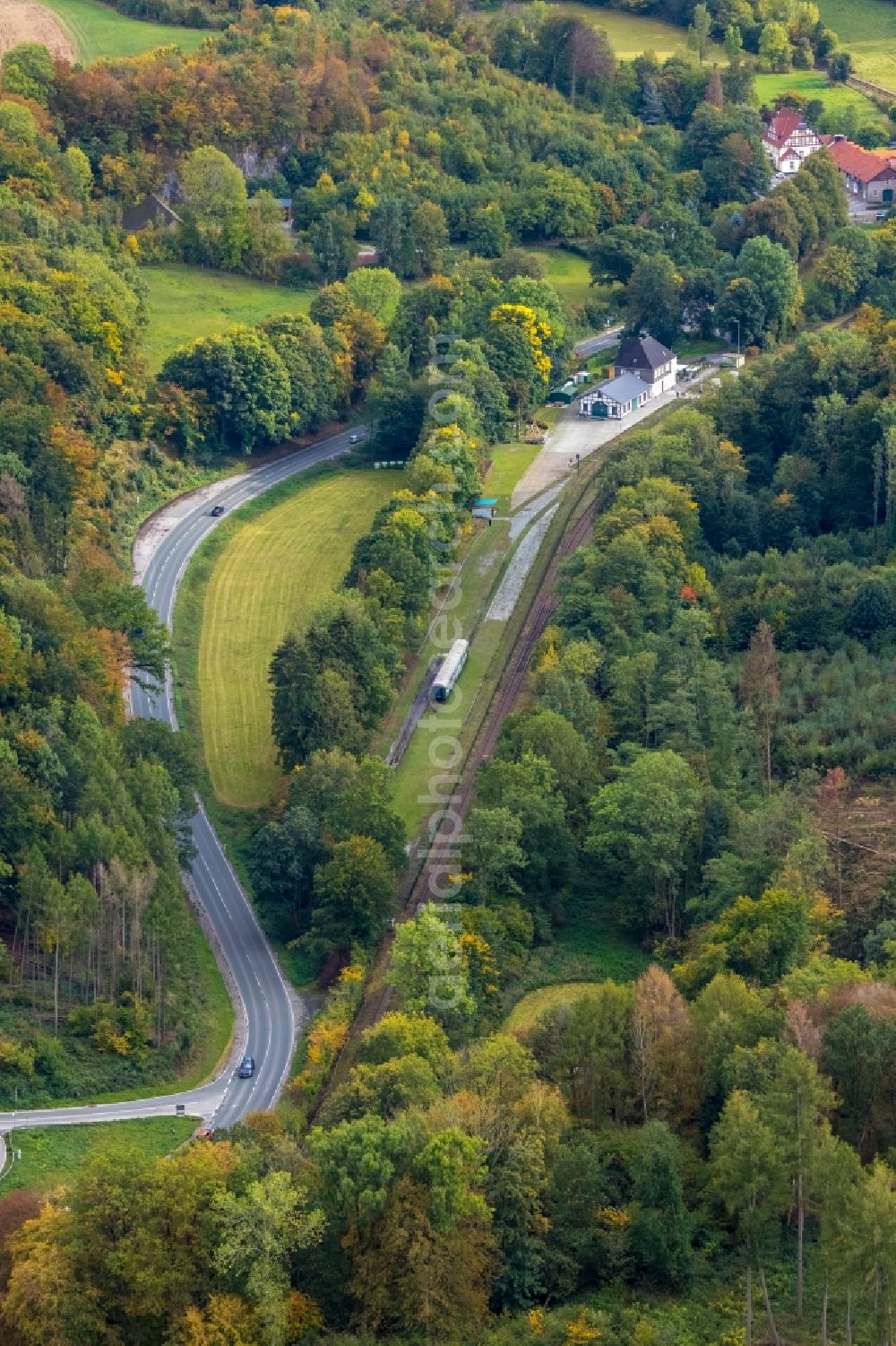 Aerial image Balve - Forest areas Hoennetal in in the district Oberroedinghausen in Balve in the state North Rhine-Westphalia, Germany