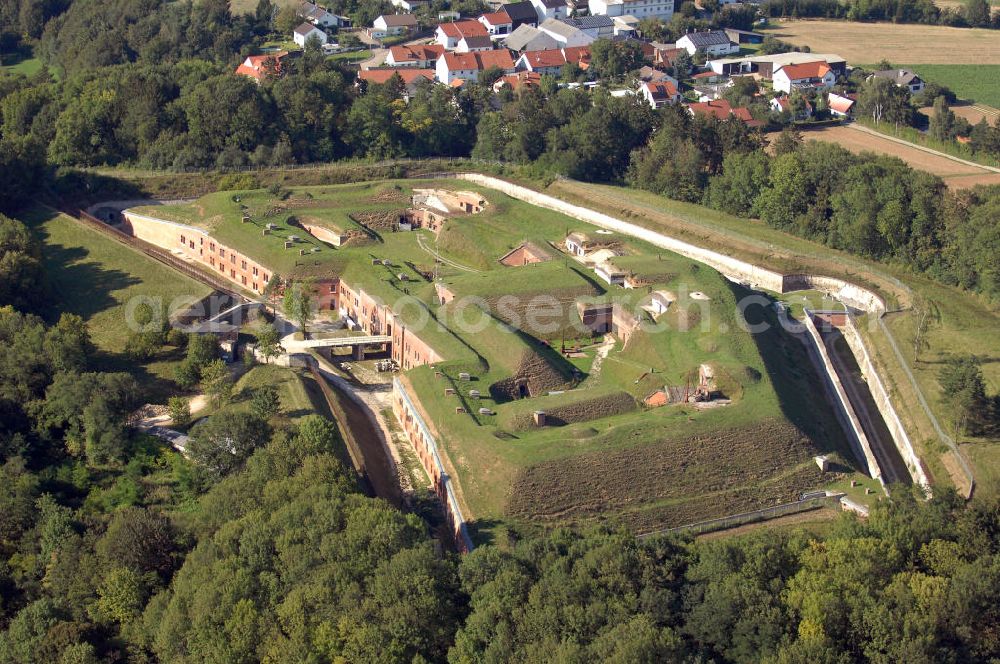 Katharinenberg from above - Das Fort Prinz Karl liegt ca. 10 km östlich von Ingolstadt an der ehemaligen Fort- und Kriegsstrase im Gemeindebereich Großmehring, Ortsteil Katharinenberg. Die Festung steht heute unter Denkmalschutz.