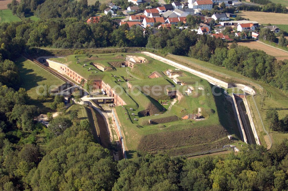 Katharinenberg from the bird's eye view: Das Fort Prinz Karl liegt ca. 10 km östlich von Ingolstadt an der ehemaligen Fort- und Kriegsstrase im Gemeindebereich Großmehring, Ortsteil Katharinenberg. Die Festung steht heute unter Denkmalschutz.