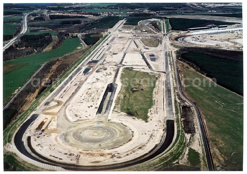 Klettwitz bei Schwarzheide / Brandenburg from the bird's eye view: Fortgeschrittene Baustelle des LAUSITZ-Ringes in Klettwitz an der Autobahn Berlin - Dresden.