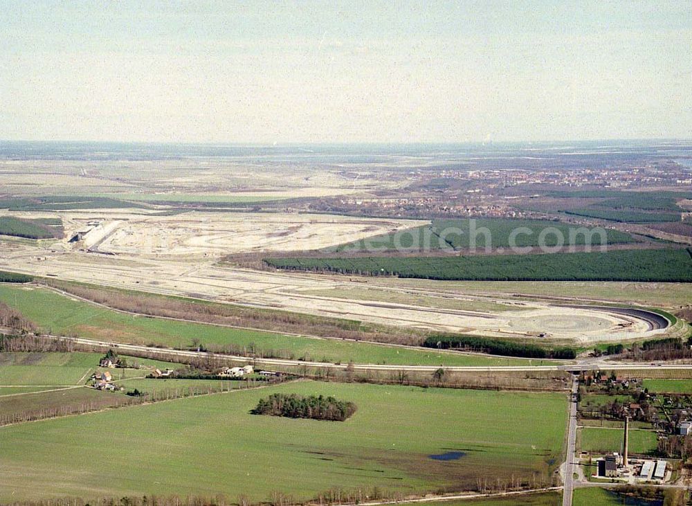 Klettwitz bei Schwarzheide / Brandenburg from above - Fortgeschrittene Baustelle des LAUSITZ-Ringes in Klettwitz an der Autobahn Berlin - Dresden.