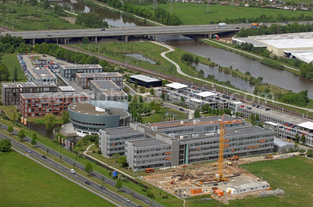 Aerial image Wolfsburg - Das Forum AutoVision im Stadtteil Hageberg. Das Forum AutoVision besteht aus dem Simultaneous Engineering (SE)-Zentrum, dem InnovationsCampus, einer Arena mit Gastronomie, Veranstaltungsräumen und Dienstleisterbüros. The Forum AutoVision in the district Hageberg.