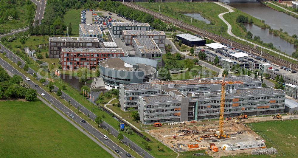 Aerial photograph Wolfsburg - Das Forum AutoVision im Stadtteil Hageberg. Das Forum AutoVision besteht aus dem Simultaneous Engineering (SE)-Zentrum, dem InnovationsCampus, einer Arena mit Gastronomie, Veranstaltungsräumen und Dienstleisterbüros. The Forum AutoVision in the district Hageberg.