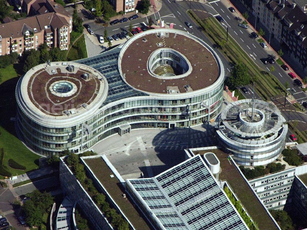 Aerial photograph Düsseldorf (NRW) - Blick auf das Forum Provinzial auf dem Provinzialplatz im Düsseldorfer Süden. Das Fitness- und Wellness-Zentrum beherbergt auf ca. 9.500 m² ein Schwimmbad, Restaurants, Läden, Praxen und Büros. Überwiegend wird das Zentrum vom Franchise-Unternehmen Holmes Place Health-Club genutzt. Fertigstellung war 2003. Holmes Place Health Club Düsseldorf, Kölner Landstrasse 11-17, 40591 Düsseldorf Germany, Tel: 0211/1796444, Fax: 0211/1796445, Club Manager: Lars Linnig