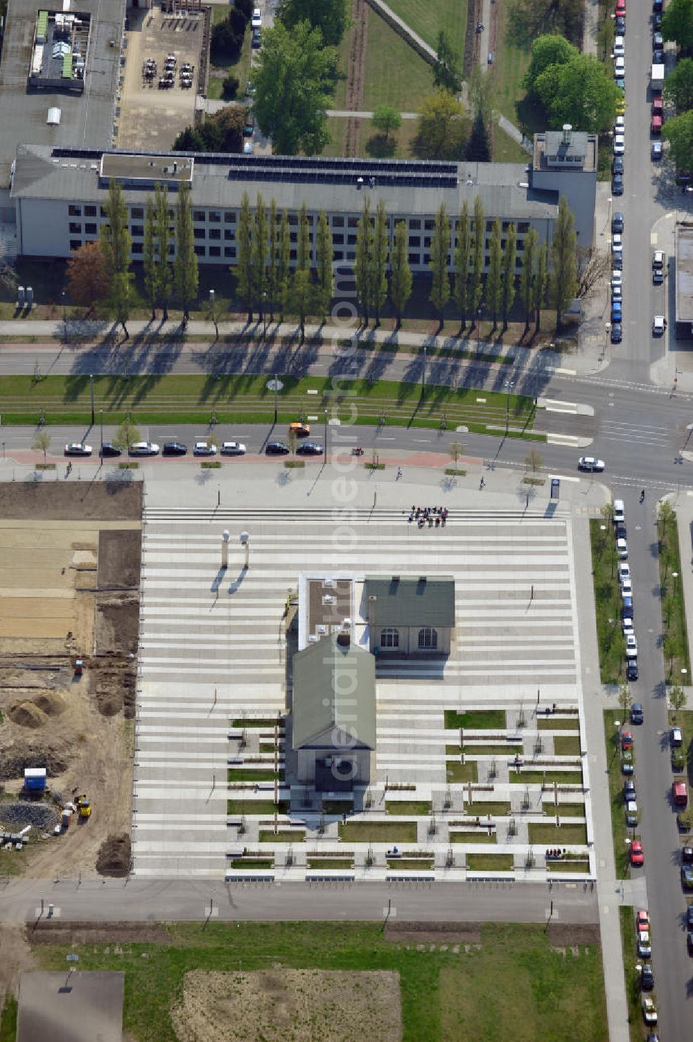 Berlin from the bird's eye view: Neu gestalteter Forumsplatz Adlershof am Wissenschafts- und Wirtschaftsstandort Adlershof WISTA