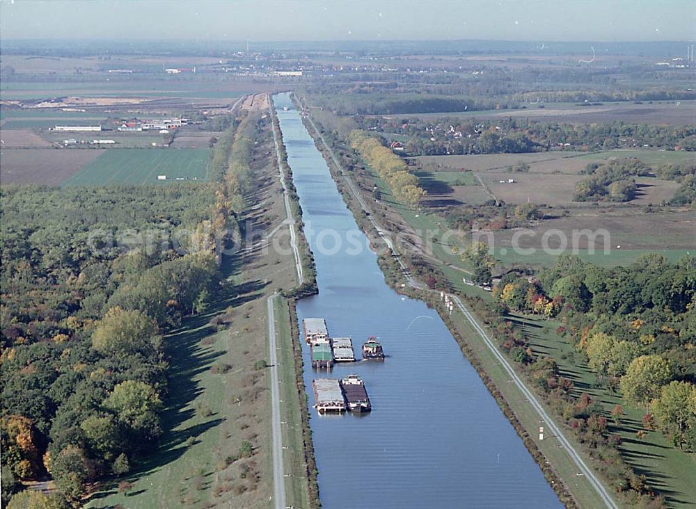 Hohenwarthe / Sachsen-Anhalt from above - 14.10.2003 Hohenwarthe / Sachsen-Anhalt Doppelsparschleuse Hohenwarthe am Elbe-Havel-Kanal am Wasserstraßenkreuz Magdeburg kurz vor der Fertigstellung 14.10.2003