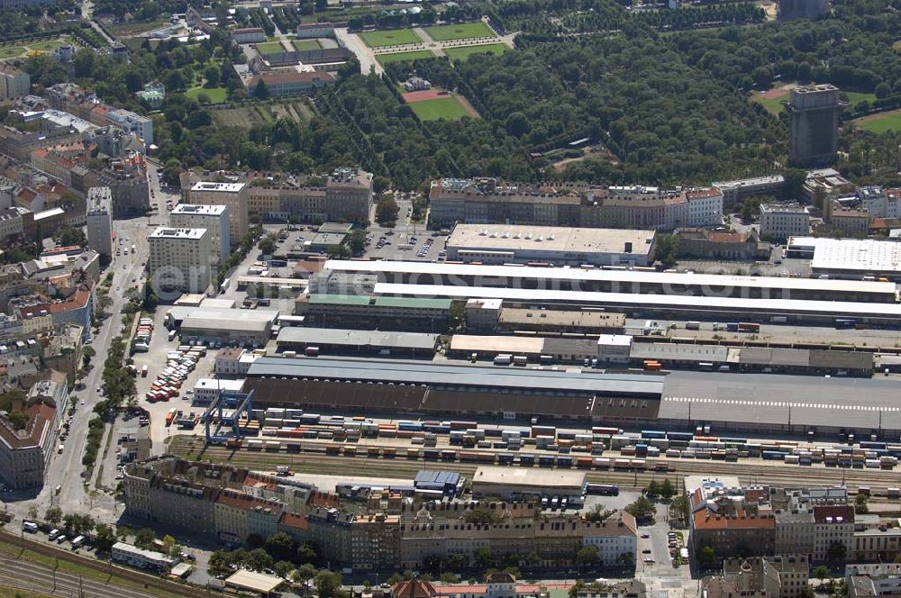 Wien from above - Blick auf den Frachtenbahnhof im Wiener-Bezirk Brigittenau an der Nordwestbahnstraße. Im Hintergrund ist der Augarten mit dem Flakturm zu sehen.