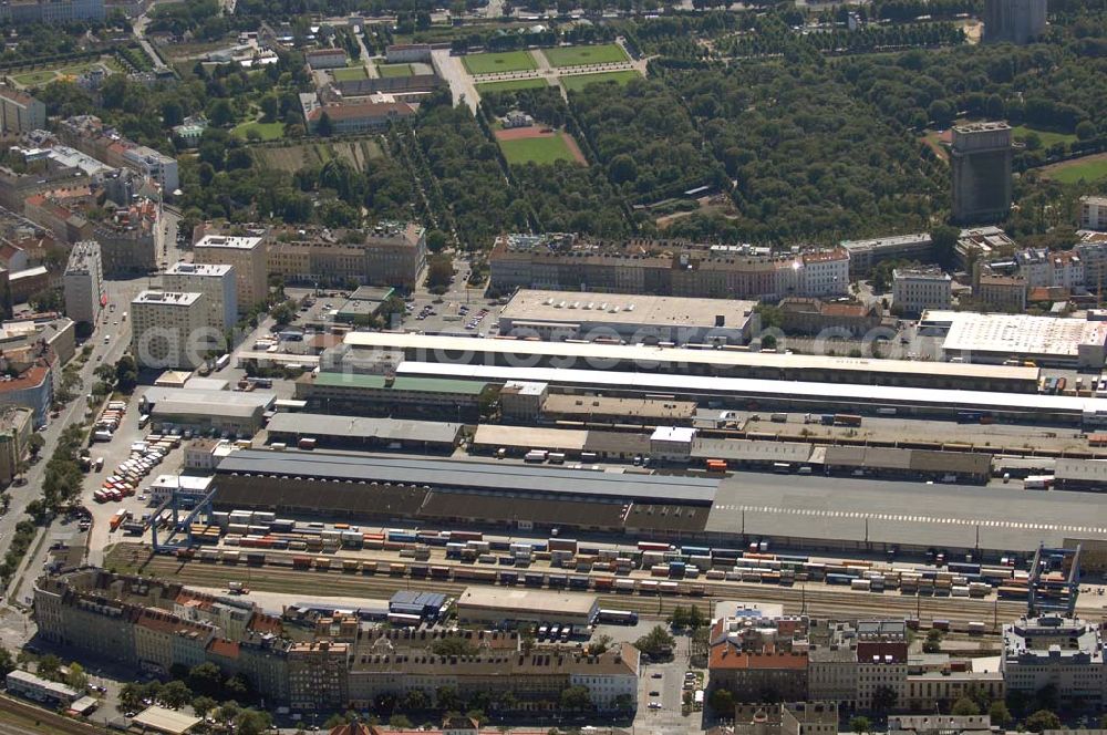 Wien from the bird's eye view: Blick auf den Frachtenbahnhof im Wiener-Bezirk Brigittenau an der Nordwestbahnstraße. Im Hintergrund ist der Augarten mit dem Flakturm zu sehen.