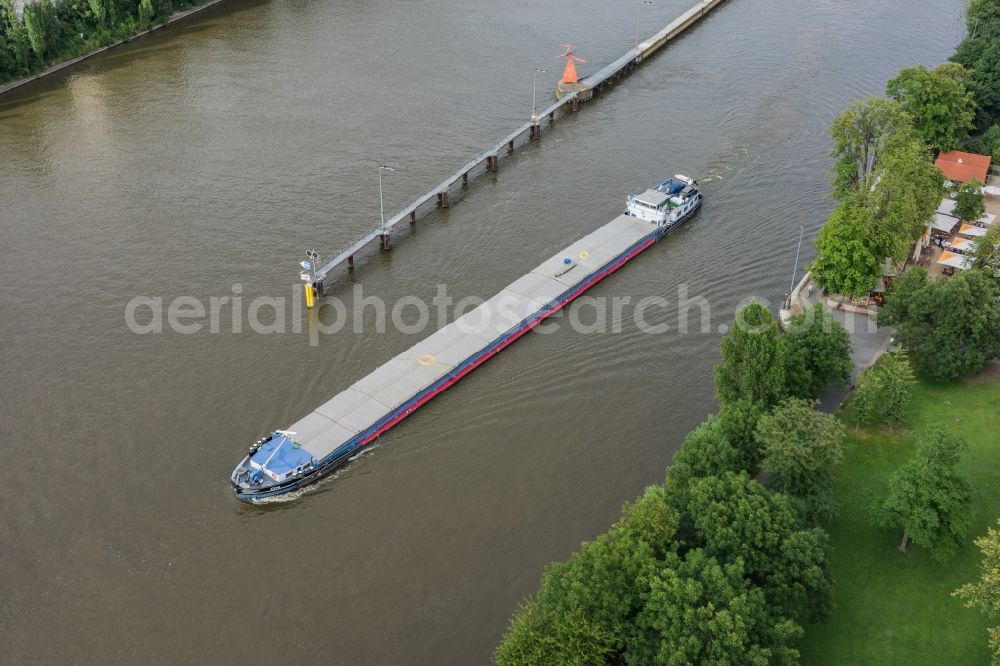 Aerial image Offenbach am Main - Cargo ships and bulk carriers on the inland shipping waterway of the river course of Main in Offenbach am Main in the state Hesse