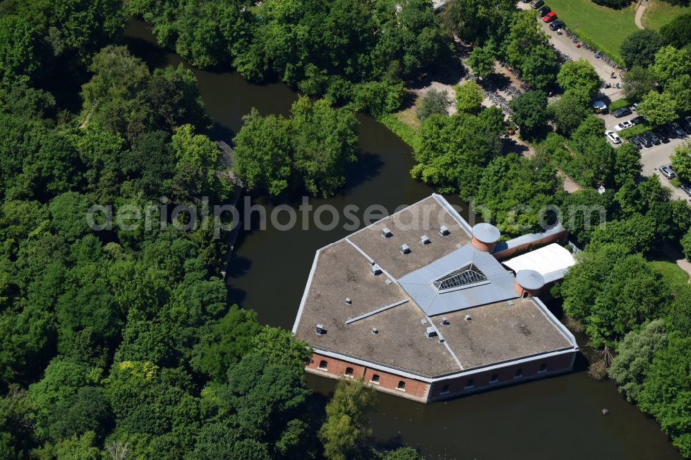 Ingolstadt from the bird's eye view: Fragments of the fortress on Kuenettegraben on lake Schutter in Ingolstadt in the state Bavaria, Germany