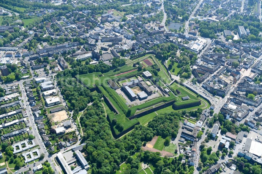 Jülich from above - Fragments of the fortress Museum Zitadelle on Schlossstrasse in Juelich in the state North Rhine-Westphalia, Germany