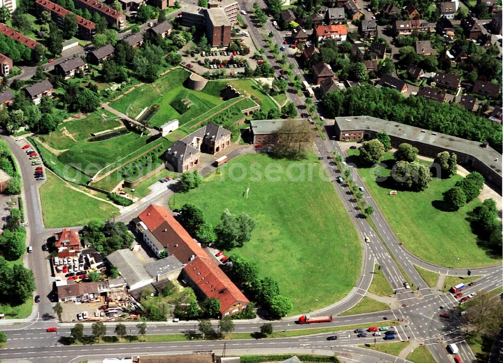 Wesel from the bird's eye view: Fragments of the fortress - Zitadelle in Wesel in the state North Rhine-Westphalia