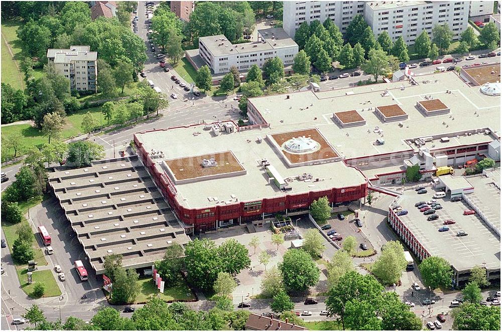 Aerial photograph Nürnberg - 27.05.04 Blick auf das Franken-Center in Nürnberg. Die Verkaufsfläche beträgt ca. 40.000 qm auf 3 Ebenen. Franken-Center Nürnberg Glogauer Straße 30-38, 90473 Nürnberg-Langwasser Tel.: 0911 / 800 12 35 Fax: 0911 / 805 084 Centermanagement: ECE Projektmanagement G.m.b.H. & Co. KG Vermietung Heegbarg 30, 22391 Hamburg Telefon (040) 60 60 6-701 Telefax (040) 60 60 6-777 E-Mail: shop@ece.de