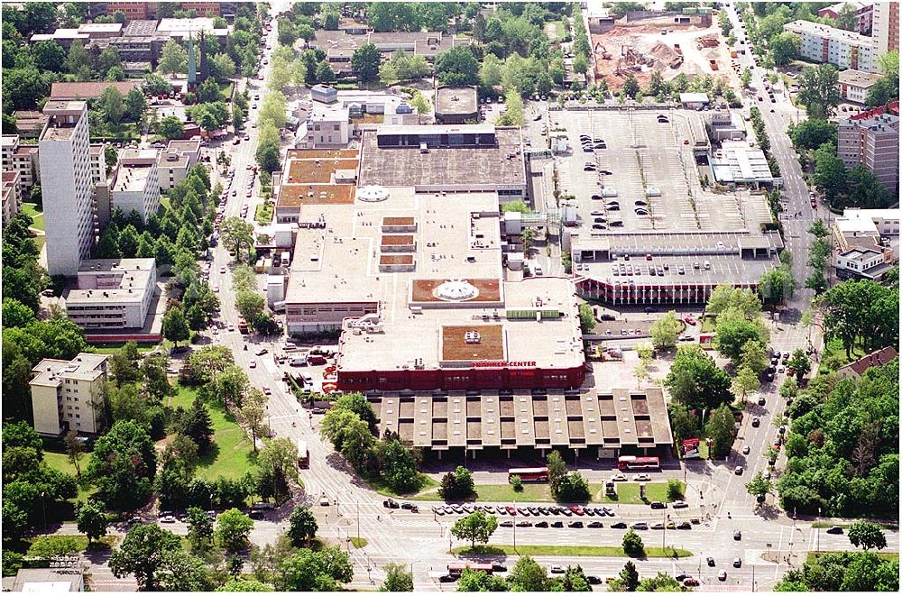 Aerial image Nürnberg - 27.05.04 Blick auf das Franken-Center in Nürnberg. Die Verkaufsfläche beträgt ca. 40.000 qm auf 3 Ebenen. Franken-Center Nürnberg Glogauer Straße 30-38, 90473 Nürnberg-Langwasser Tel.: 0911 / 800 12 35 Fax: 0911 / 805 084 Centermanagement: ECE Projektmanagement G.m.b.H. & Co. KG Vermietung Heegbarg 30, 22391 Hamburg Telefon (040) 60 60 6-701 Telefax (040) 60 60 6-777 E-Mail: shop@ece.de