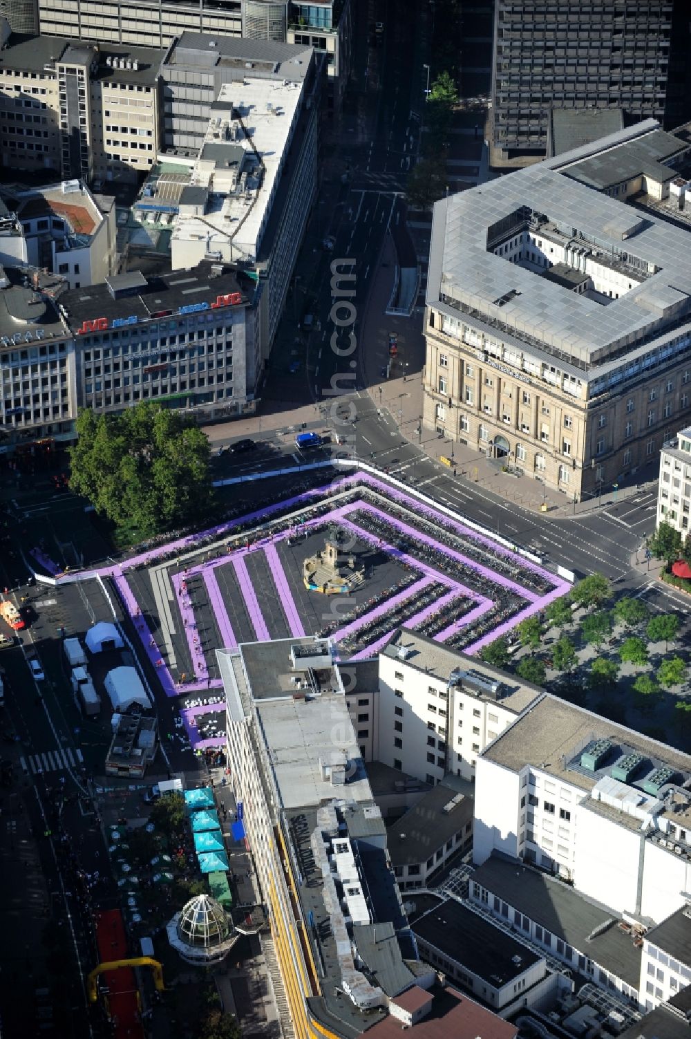 Frankfurt am Main from above - Change station at the Rossmarkt of the Frankurt-City-Triathlon in Frankfurt at the Main in Hesse