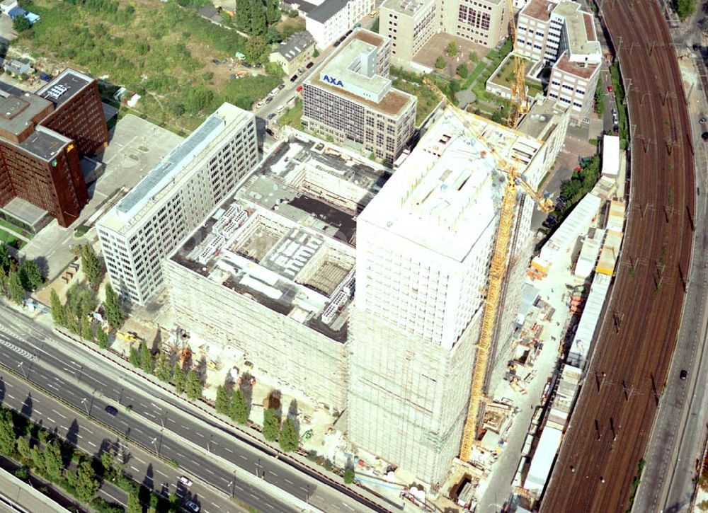 Frankfurt am Main from above - 07.09.2002 Frankfurt Hochhausneubau an der Theodor-Heuss-Allee