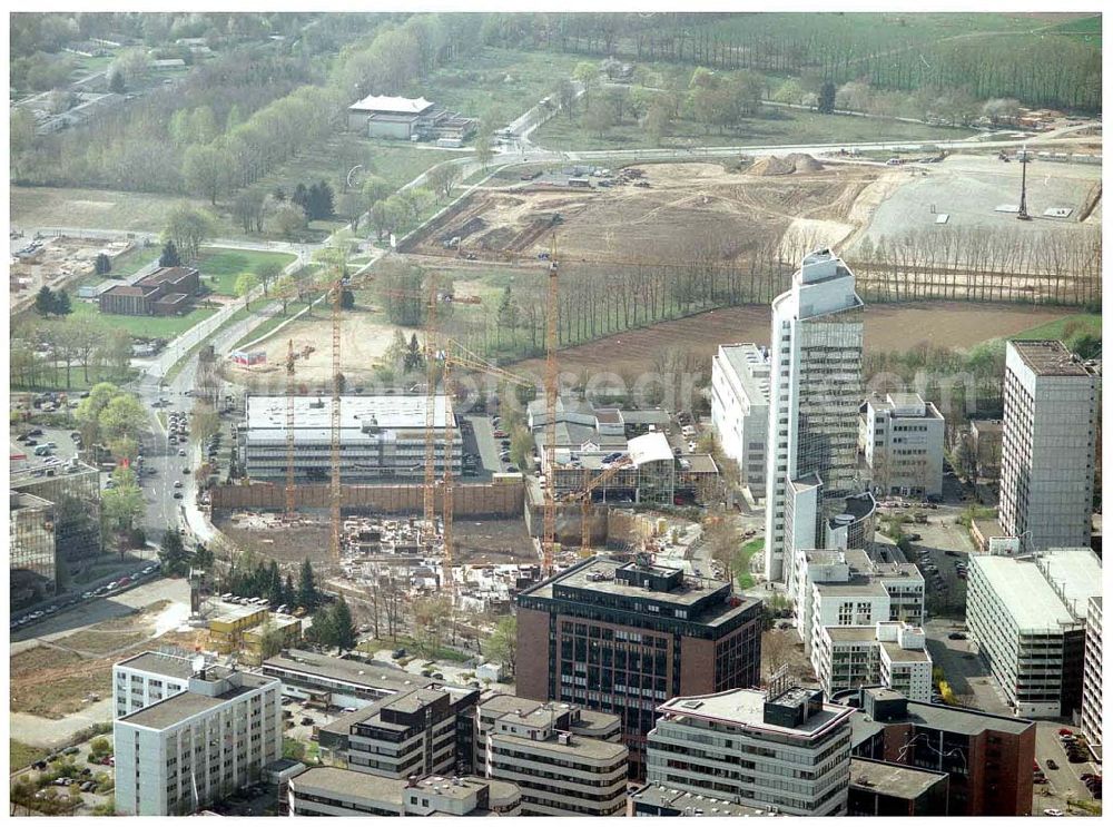 FRANKFURT am MAIN from the bird's eye view: 14.04.2004 FRANKFURT am MAIN Gewerbe- und Entwicklungsgebiet Sossenheim der HVB-Projekt am Gewerbegebiet Eschenborn-Süd in Frankfurt/Main (Hessen).