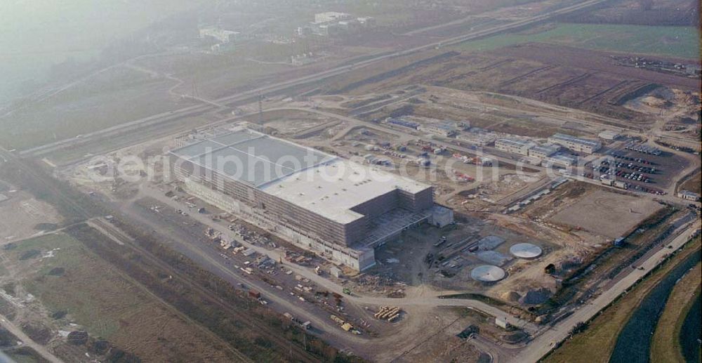 Aerial image Frankfurt-Oder - 18.12.2003 Frankfurt-Oder Mit Baustopp belegte Baustelle,Chipfabrik am südwestlichen Stadtrand von Frankfurt-Oder . Baufirma: M+W Zan der Holding AG Lotterbergstr. 30 70499 Stuttgart Telefon +49 711 8804-0 Telefax +49 711 8804-1309