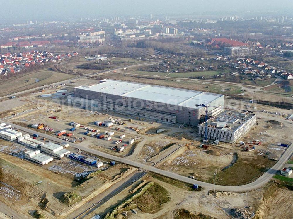 Frankfurt-Oder from the bird's eye view: 18.12.2003 Frankfurt-Oder Mit Baustopp belegte Baustelle,Chipfabrik am südwestlichen Stadtrand von Frankfurt-Oder . Baufirma: M+W Zan der Holding AG Lotterbergstr. 30 70499 Stuttgart Telefon +49 711 8804-0 Telefax +49 711 8804-1309