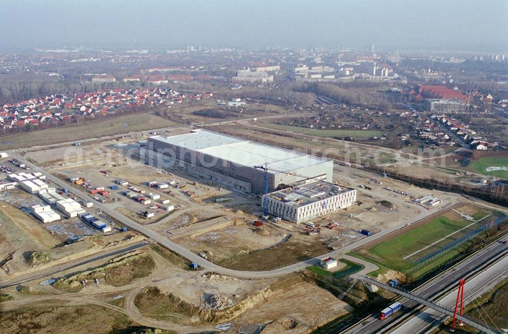 Frankfurt-Oder from above - 18.12.2003 Frankfurt-Oder Mit Baustopp belegte Baustelle,Chipfabrik am südwestlichen Stadtrand von Frankfurt-Oder . Baufirma: M+W Zan der Holding AG Lotterbergstr. 30 70499 Stuttgart Telefon +49 711 8804-0 Telefax +49 711 8804-1309