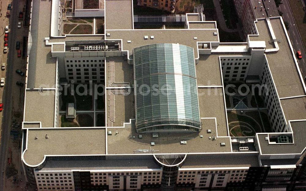 Berlin from above - Frankfurter Allee Plaza