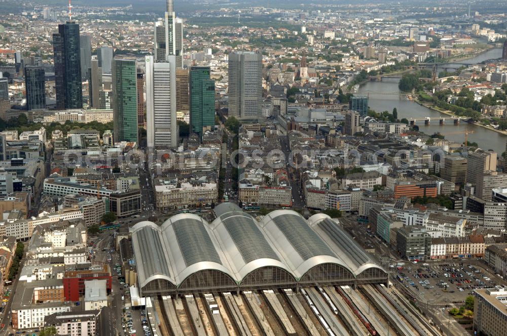 Aerial photograph Frankfurt - Blick auf das Areal des Frankfurter Hauptbahnhof dem größten Kopfbahnhof der Deutschen Bahn.