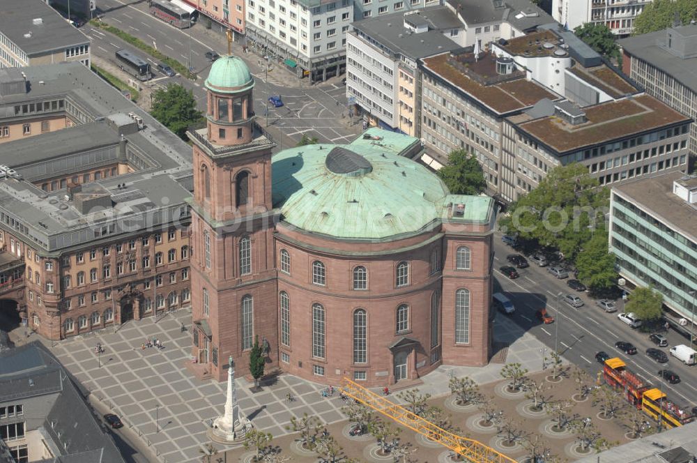 Frankfurt am Main from the bird's eye view: Blick auf die Frankfurter Paulskirche. In dem klassizistischen Rundbau des Architekten Johann Friedrich Christian Hess tagten 1848 bis 1849 die Delegierten der Frankfurter Nationalversammlung, der ersten frei gewählten Volksvertretung Deutschlands. View of the Frankfurt paulschurch. In the classical rotunda of the architect Johann Friedrich Christian Hess met from 1848 to 1849, the delegates of the Frankfurt National Assembly, the first freely elected parliament in Germany.