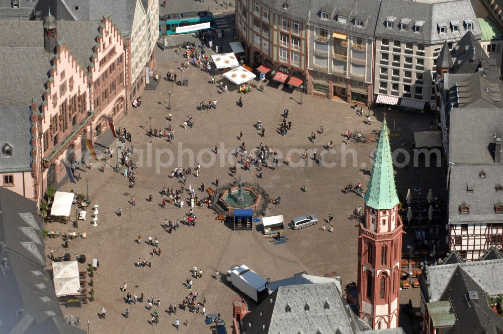 Aerial image Frankfurt am Main - Blick auf den Frankfurter Römer und den Römerberg. Der Römerberg ist der Rathausplatz von Frankfurt am Main und seit dem Hochmittelalter das Zentrum der Altstadt. View of the Town Hall Square in Frankfurt. The Römerberg is since the High Middle Ages the center of town.