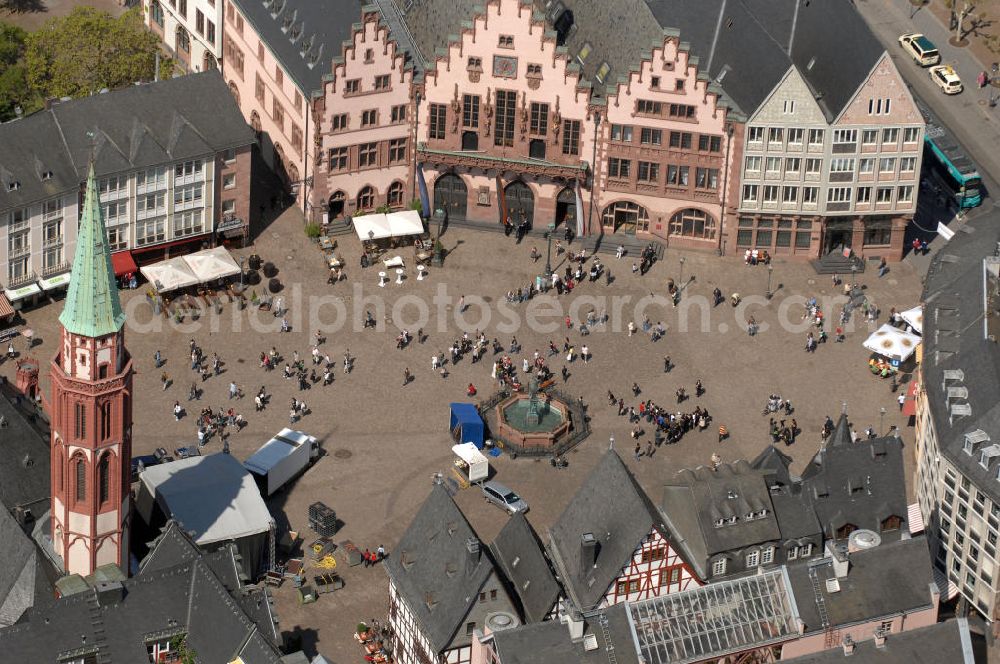 Aerial image Frankfurt am Main - Blick auf den Frankfurter Römer und den Römerberg. Der Römerberg ist der Rathausplatz von Frankfurt am Main und seit dem Hochmittelalter das Zentrum der Altstadt. View of the Town Hall Square in Frankfurt. The Römerberg is since the High Middle Ages the center of town.