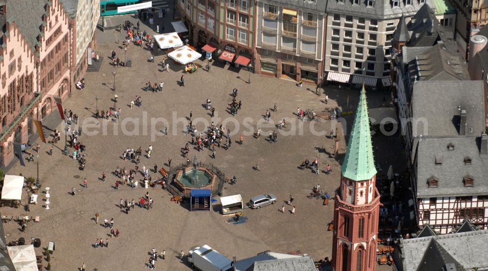 Frankfurt am Main from the bird's eye view: Blick auf den Frankfurter Römer und den Römerberg. Der Römerberg ist der Rathausplatz von Frankfurt am Main und seit dem Hochmittelalter das Zentrum der Altstadt. View of the Town Hall Square in Frankfurt. The Römerberg is since the High Middle Ages the center of town.