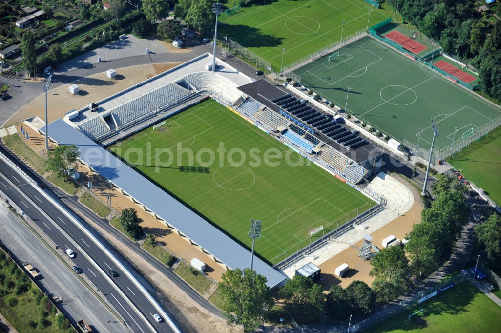 Frankfurt am Main from the bird's eye view: Blick auf das umgebaute Frankfurter Volksbank-Stadion (vormals Stadion Am Bornheimer Hang). Der DFL erteilte im Rahmen des Lizensierungsverfahrens dem umgebauten Volksbank Stadion die Zulassung für die 2. Bundesliga. View of the Frankfurter Volksbank Stadium (formerly Stadium on Bornheimer Hang). The DFL issued under the licensing procedure, the converted Volksbank Stadion approval for the second Bundesliga.